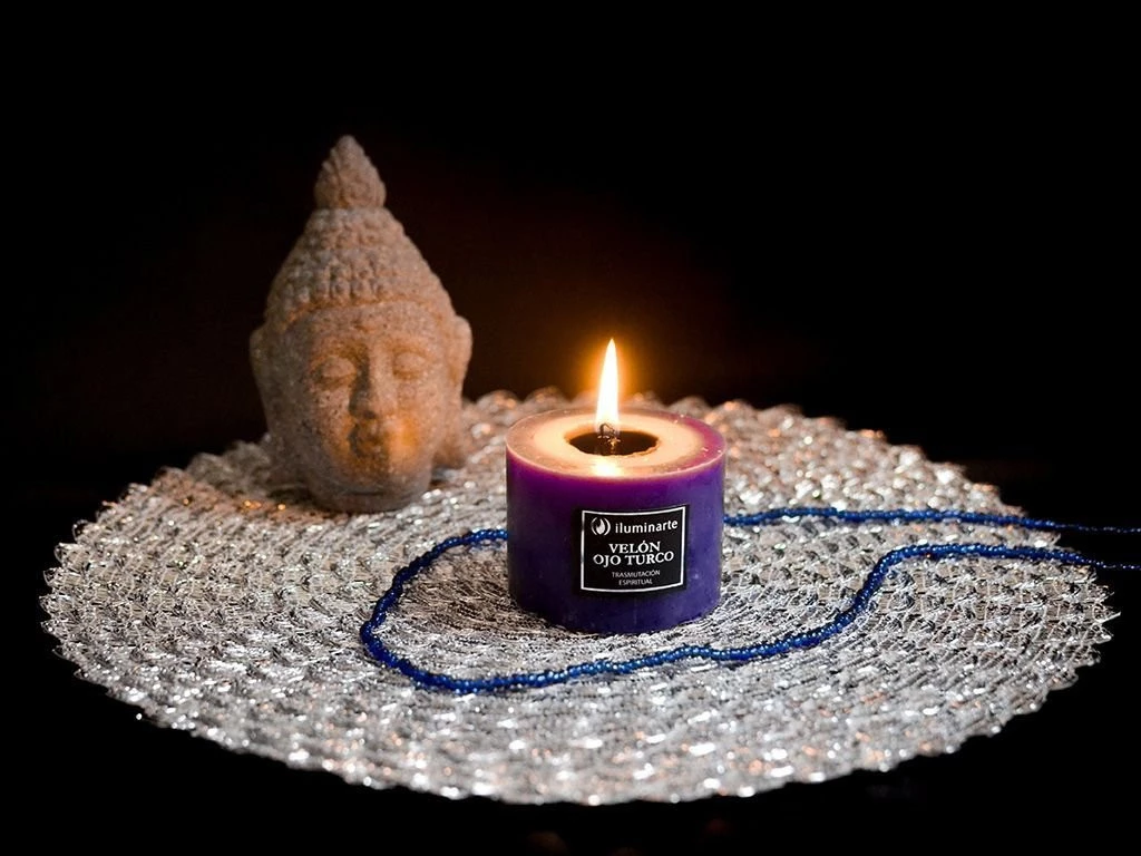 Xotinlar barmoqlarini erkakning dumbasiga tiqadi Katta kokrakli ayol va erkak ortasidagi striptiz videosi